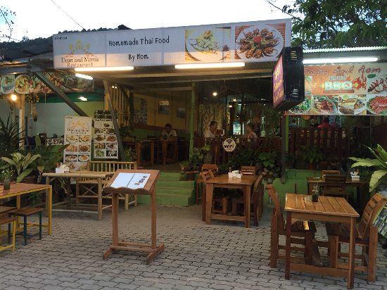 Dean and Mom's Restaurant